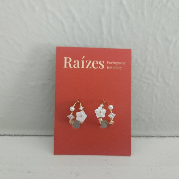 NWT Raízes Portuguese Jewelry Cubic Zirconia/Gold Huggie Earrings - Picture 3 of 4